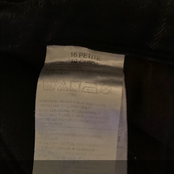 π  Mid-Rise Cropped Flare-Ankle Jeans - Picture 12 of 15